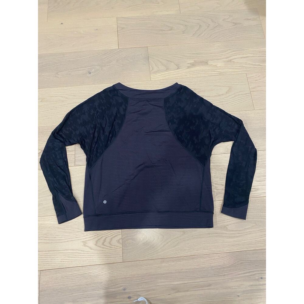Lululemon Black Micro Stripe Run For Days Long Sleeve Athletic Athleisure Top - Picture 2 of 4